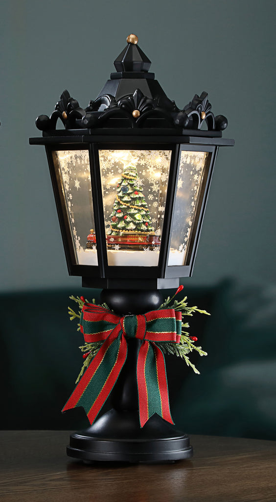 Christmas Tree Street Lamp